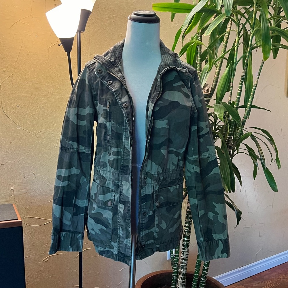 Love Tree Camo Jacket - Picture 2 of 4